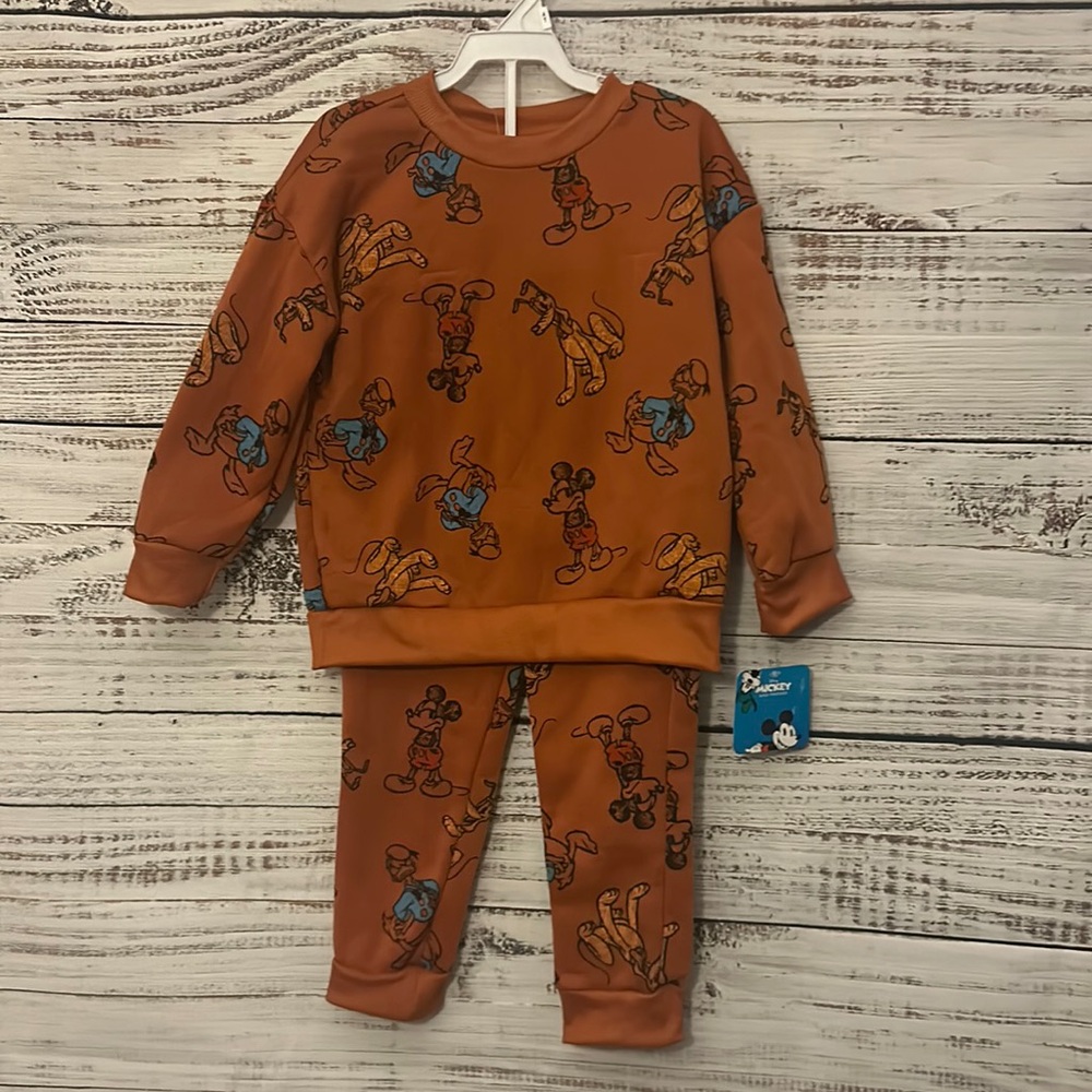 NWT Mickey and friend matching set size 4t
